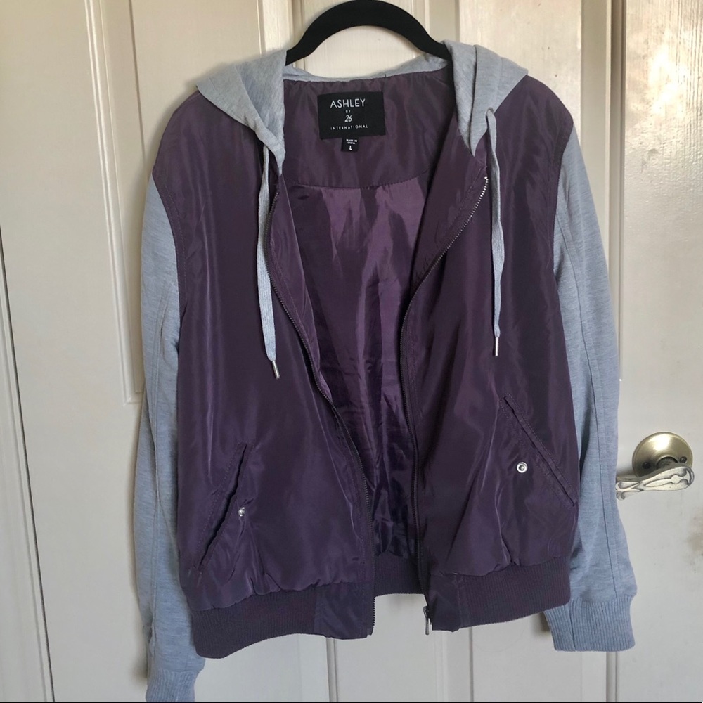 Two toned bomber jacket with hood